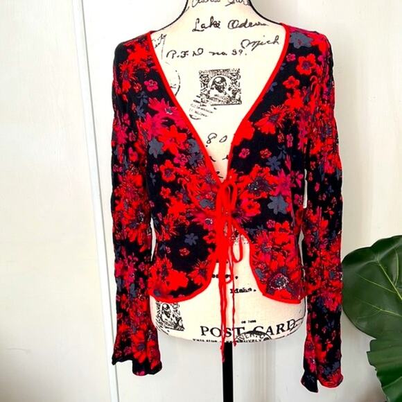 NWT! FREE PEOPLE Venice Floral Tie Front Top Size Small - Picture 2 of 8